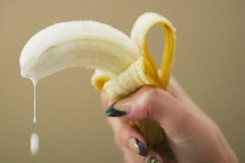 Tiểu ra mủ trắng dấu hiệu cảnh báo 5 bệnh lý nguy hiểm